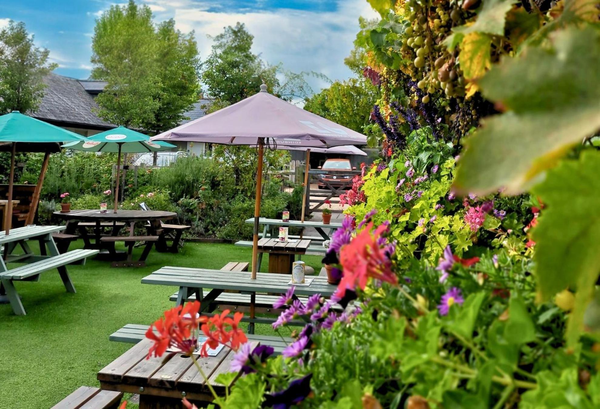 The Inn West End Woking Luaran gambar