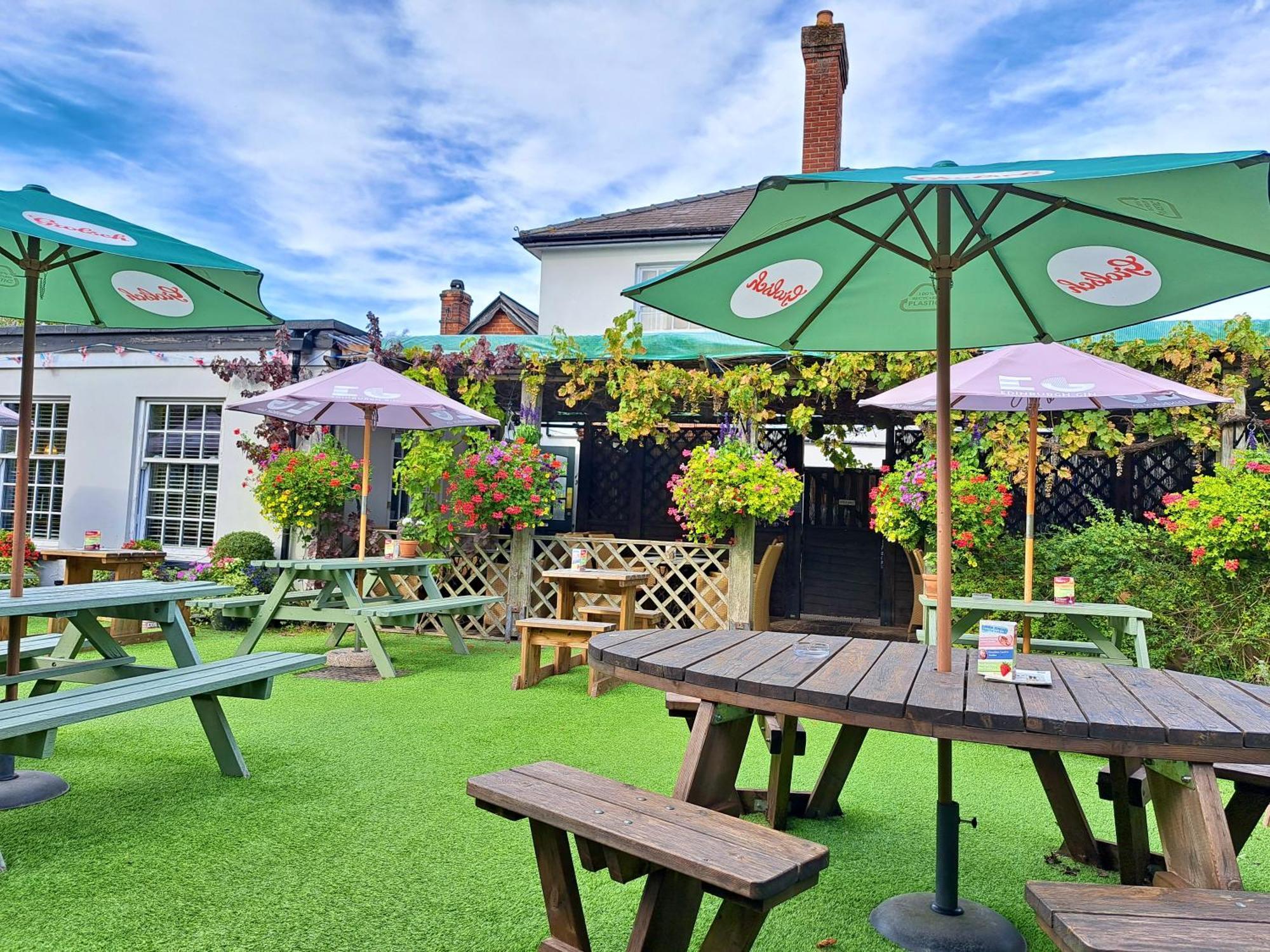 The Inn West End Woking Luaran gambar