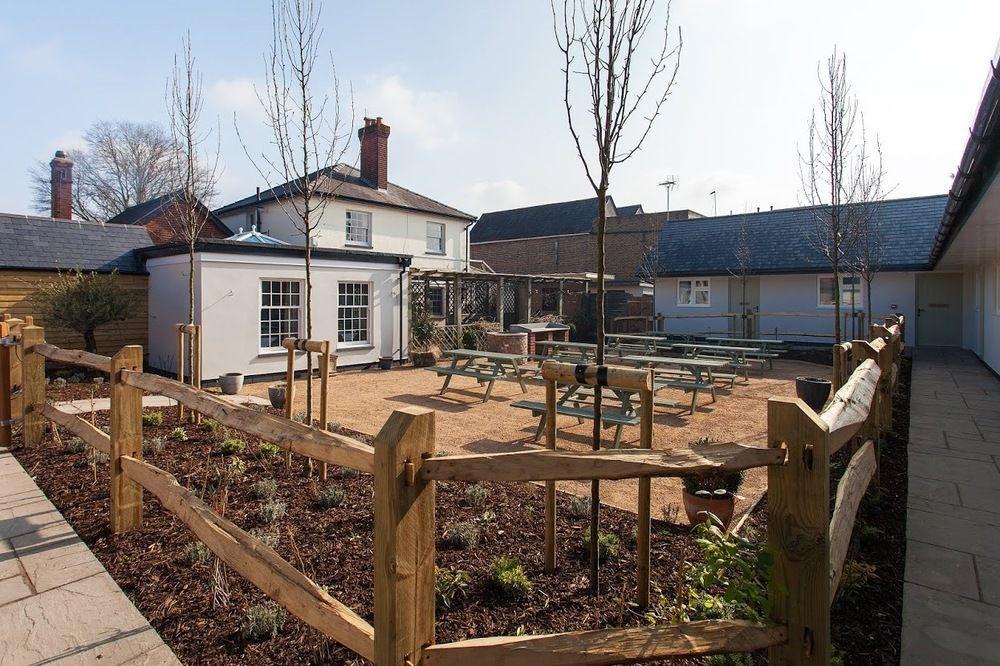 The Inn West End Woking Luaran gambar