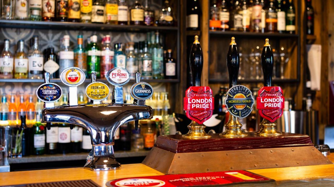 The Inn West End Woking Luaran gambar